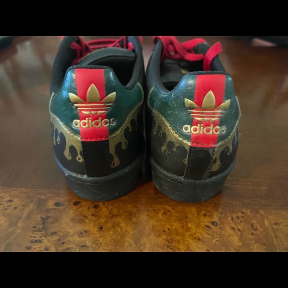 Superstar RARE Adidas Black Gold w Red, Green Stripes White Painted Snake Sz 4.5 - Picture 3 of 10